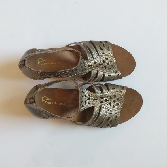 Earth Origins Shoes - 🌵Earth Origins metallic wedge sandals size 9.5m